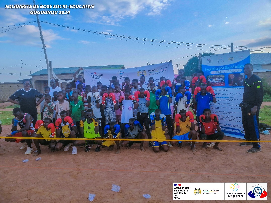 Activités interactives menées sur l'esplanade de la résidence des Maires à Nassabara